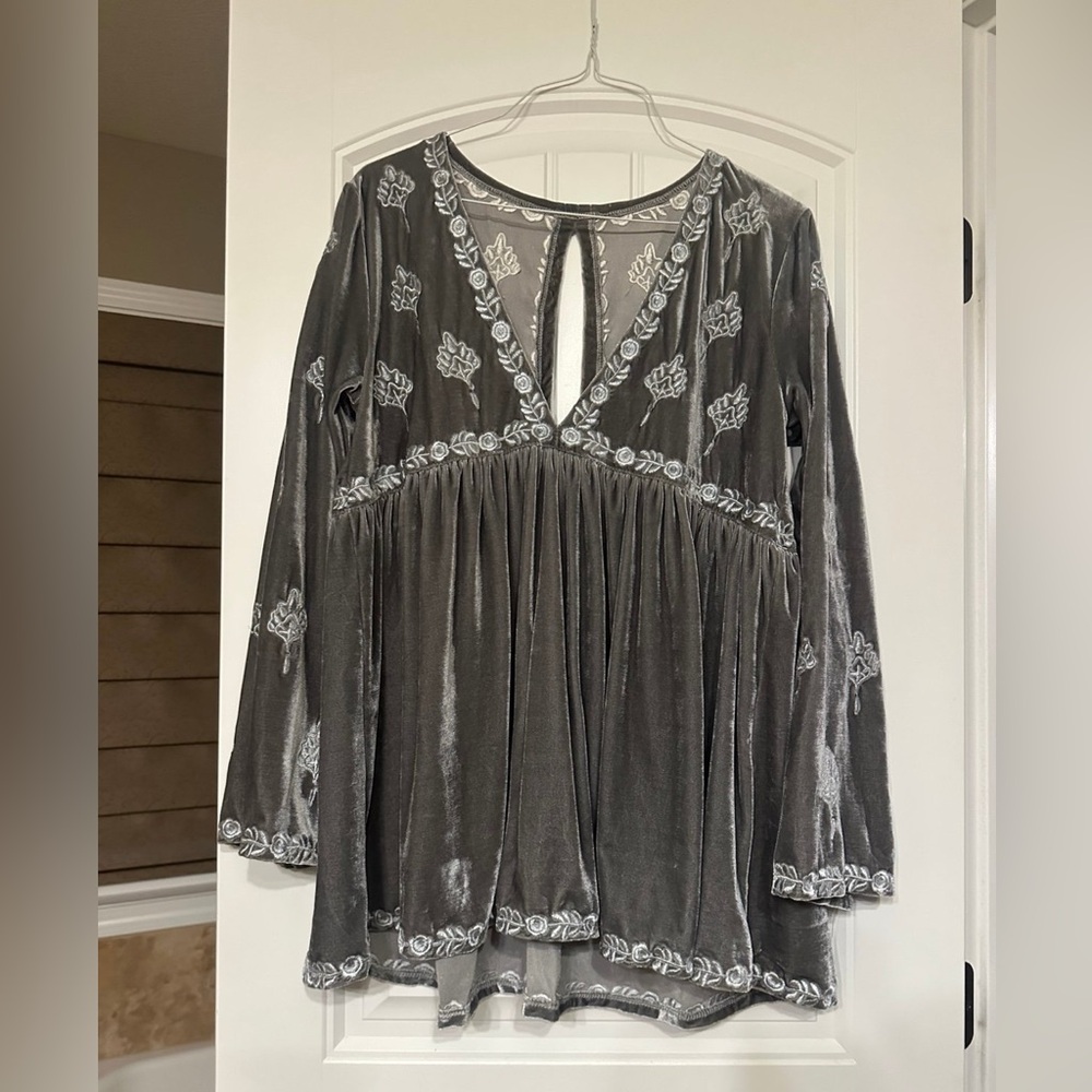 POL Gray Embroidered Velvety Top